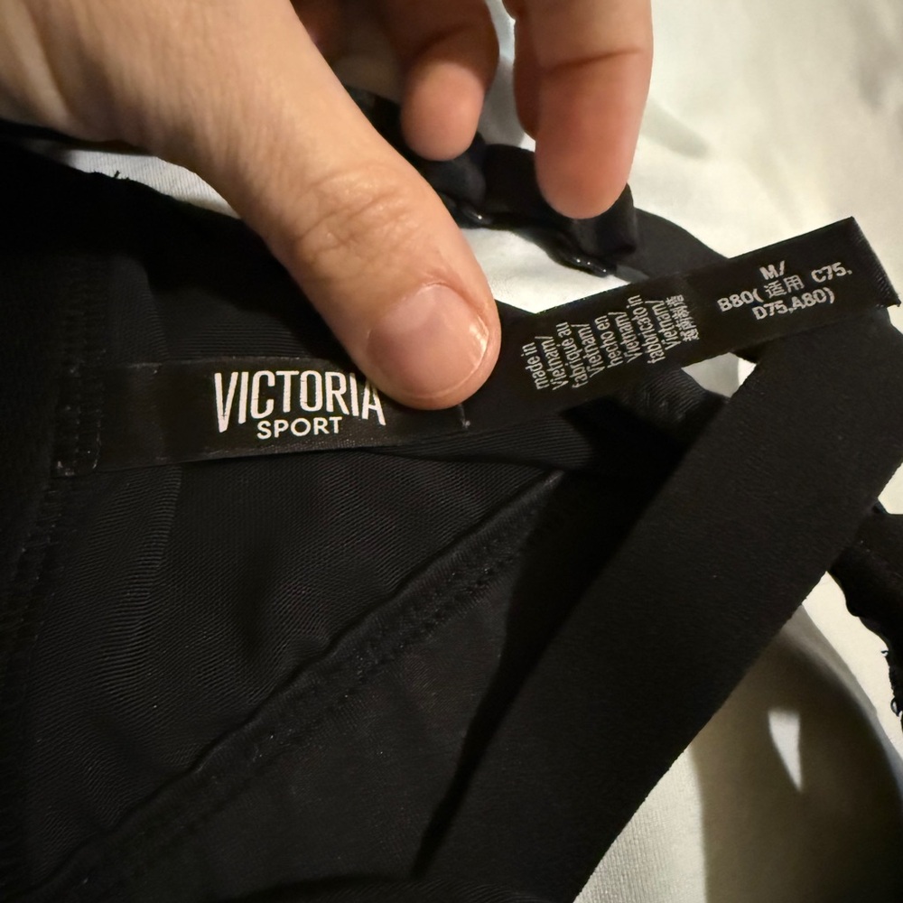 Victoria's Secret Sport Strappy Sports Bra - Picture 4 of 4